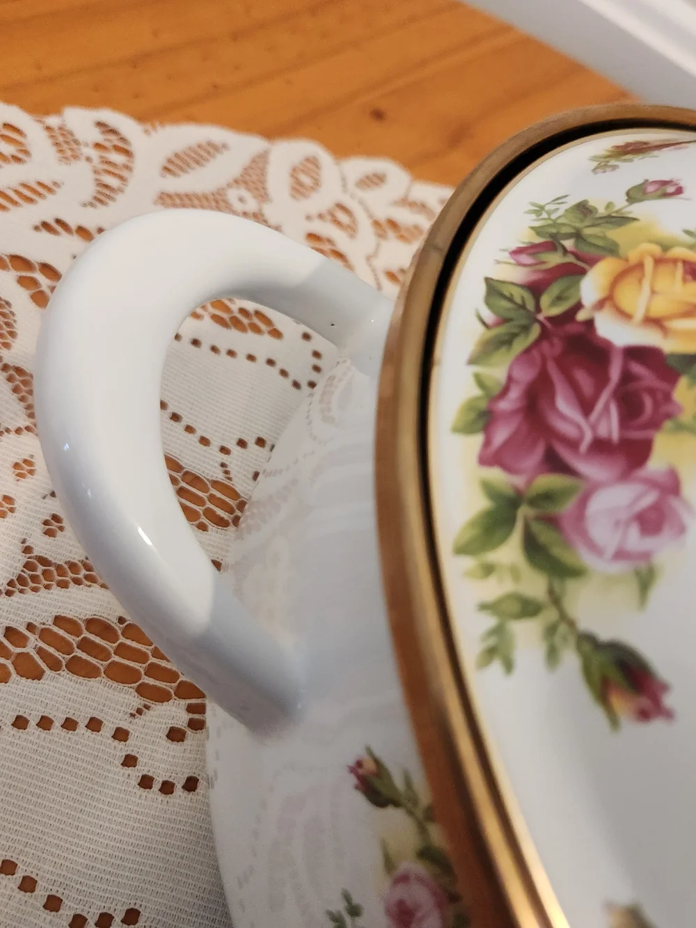 Royal Albert Old Country Roses Enamel Casserole Dish W/Lid NEW